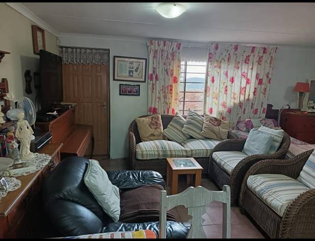 3 BEDROOM TOWNHOUSE FOR SALE IN SOUTH CREST